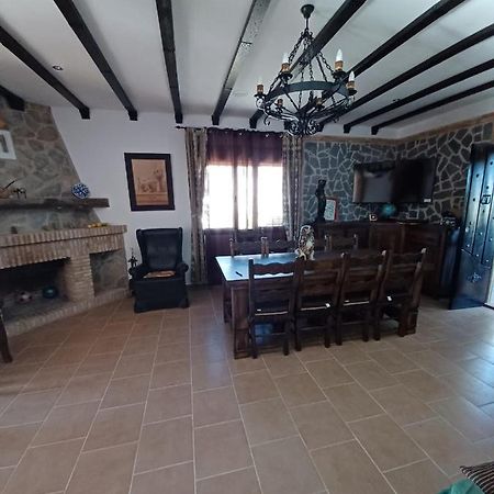 Villa Martinez Alquiler Rural Isabel Alcalá del Valle Extérieur photo