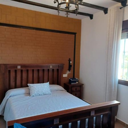 Villa Martinez Alquiler Rural Isabel Alcalá del Valle Extérieur photo