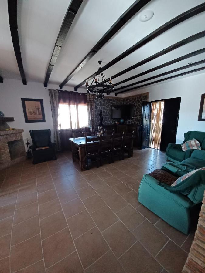 Villa Martinez Alquiler Rural Isabel Alcalá del Valle Extérieur photo